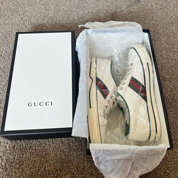 Gucci Men’s White Green canvas Tennis 1977 mini GG. - Picture 7 of 10